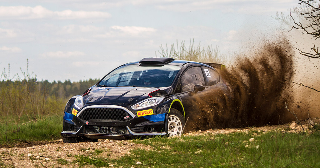 Dariaus Biesevičiaus Ford Fiesta N5 Visagine paklius į daugkartinio čempiono - Ramūno Čapkausko rankas
