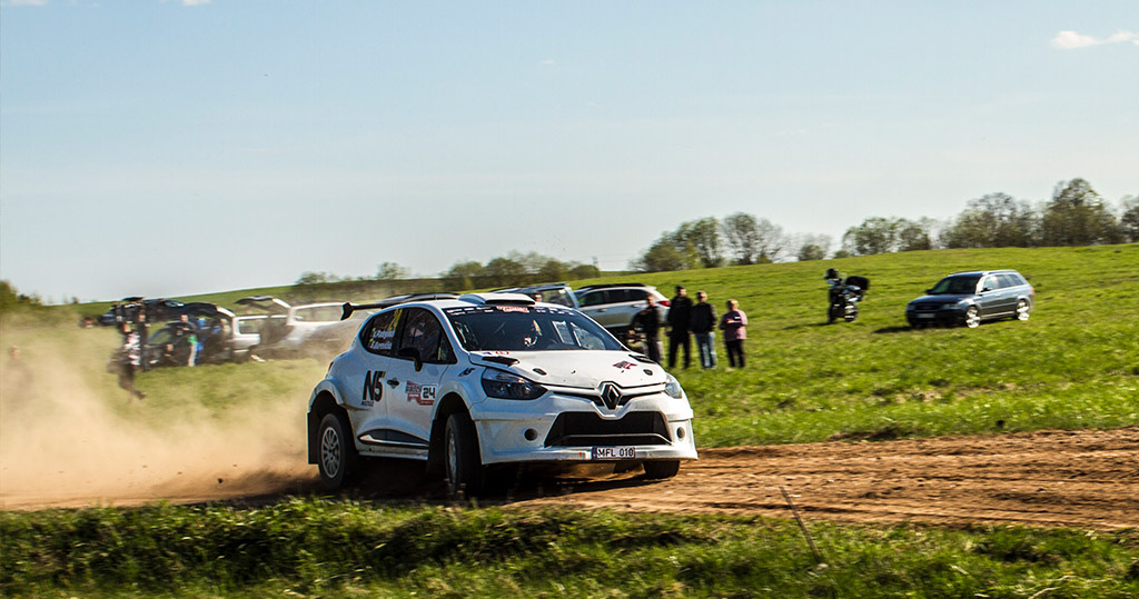 V. Padegimas and E. Gurevičius were upset by a blown tire. Vilmantas feels better and better with the new car.